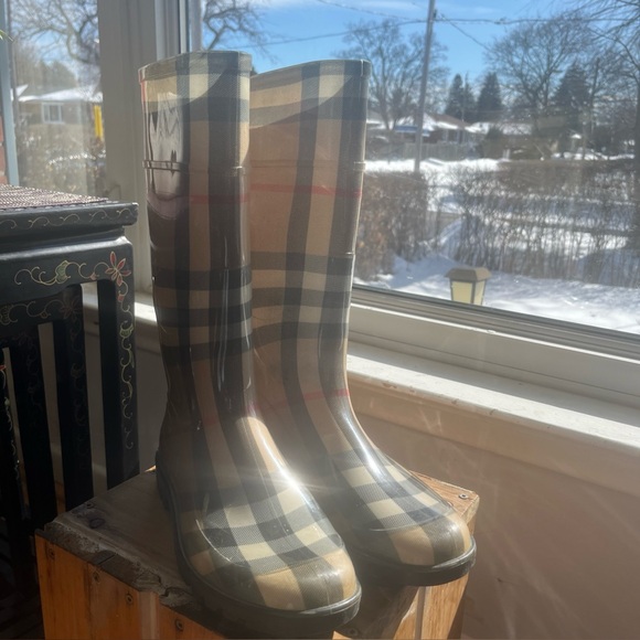 Burberry Shoes - Plaid Rain Boots